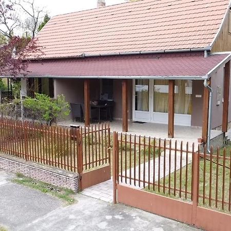 Vadszolo Apartman บาลาตอนมารีอาเฟือร์เดอ ภายนอก รูปภาพ
